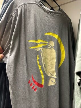 Men's Short Sleeve Graphic Tee - Gray with Yellow & Red Design reaper T
